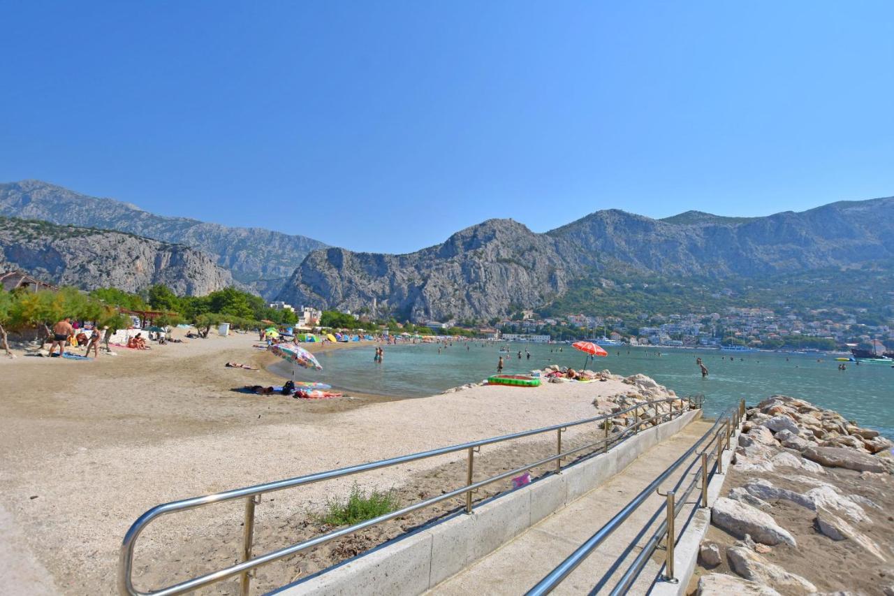 Apartment And Rooms Tatjana Omiš Exterior foto