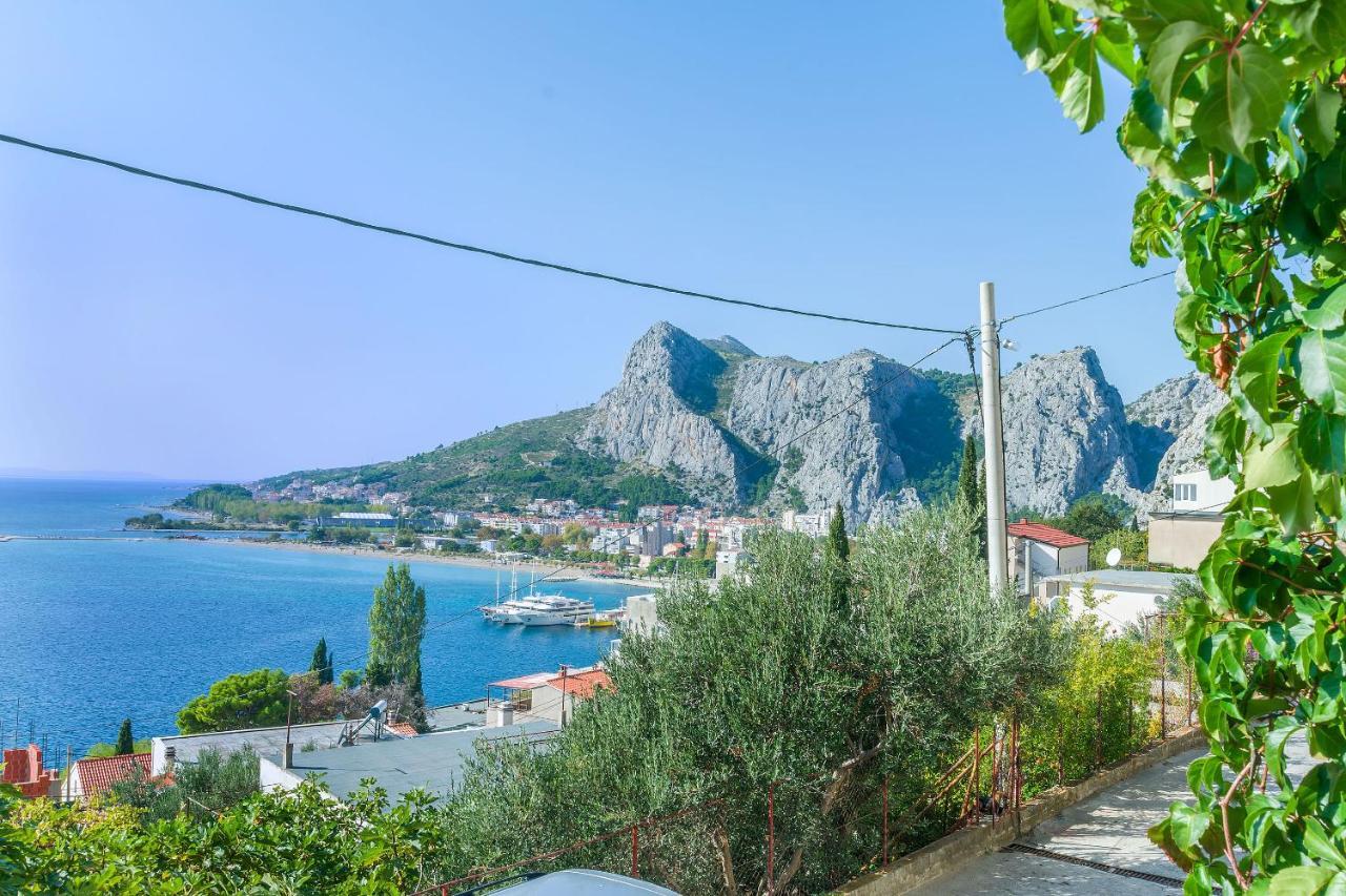 Apartment And Rooms Tatjana Omiš Exterior foto